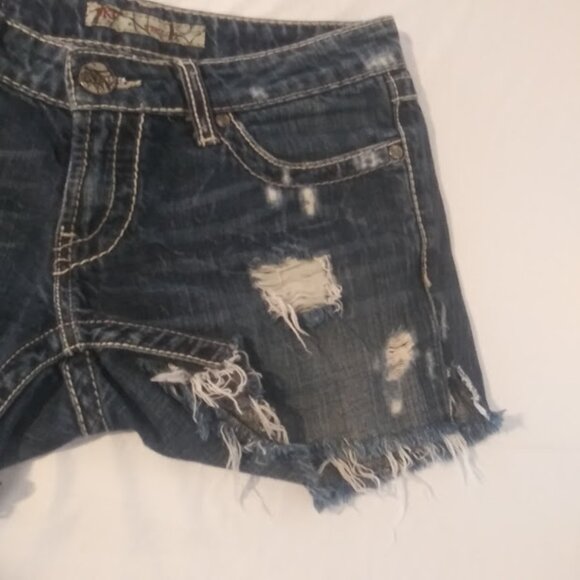 BKE women's size 26 distressed dark wash shorts - Picture 3 of 16